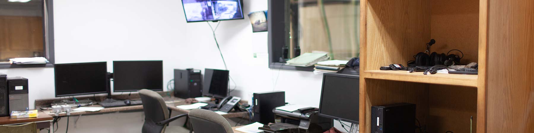 fleet service of tulsa oilfield test pit control room